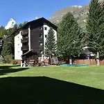 麦特霍根拉斯公寓酒店 *